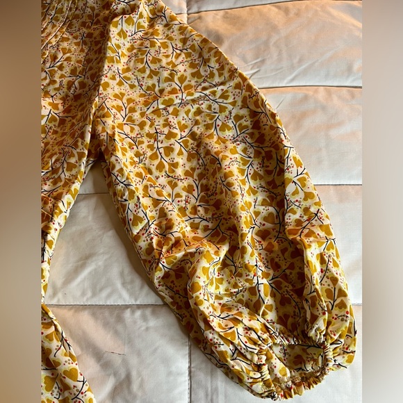 NWT Max Studio MUST HAVE! Fitted to accentuate curves, and very flattering. - Picture 5 of 9